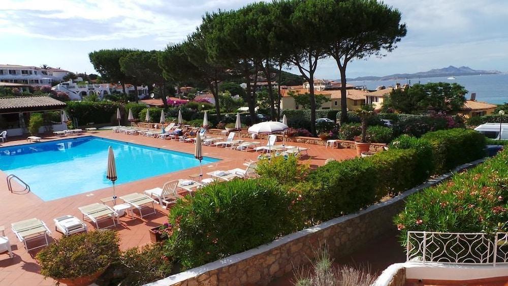 Club Hotel Cormorano Baja Sardinia Exterior foto