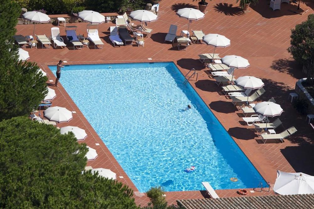 Club Hotel Cormorano Baja Sardinia Exterior foto