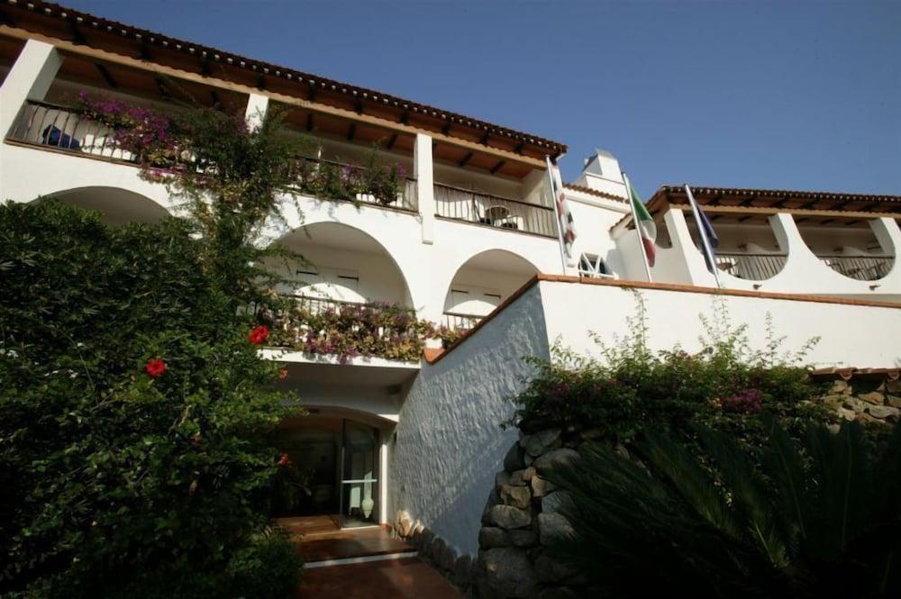 Club Hotel Cormorano Baja Sardinia Exterior foto